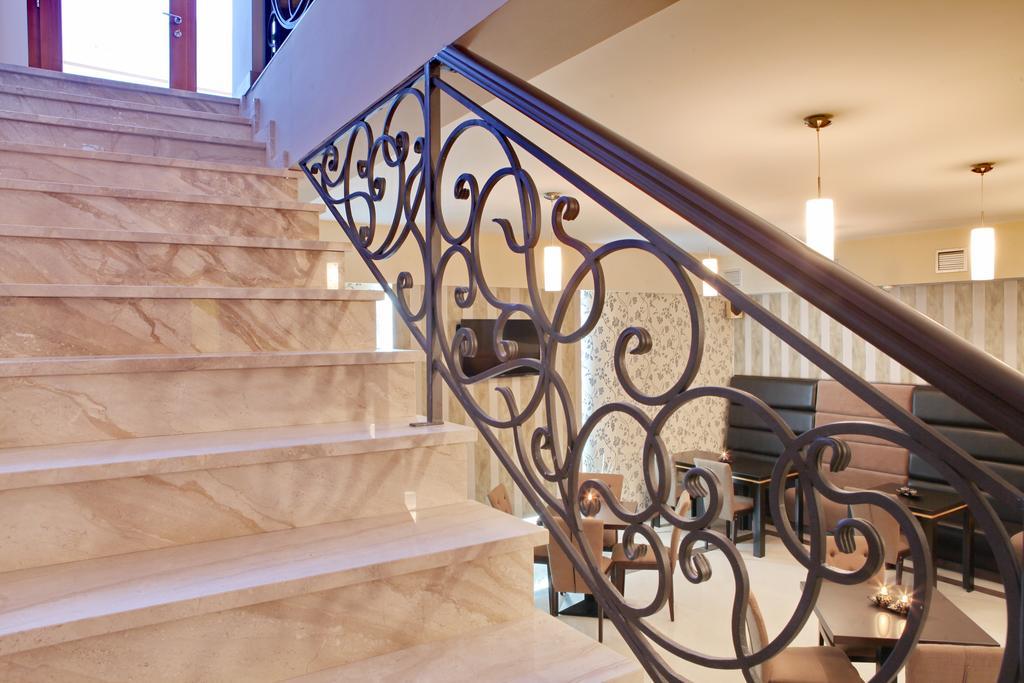 Garni Hotel Tema Nova ชาชาค ภายนอก รูปภาพ