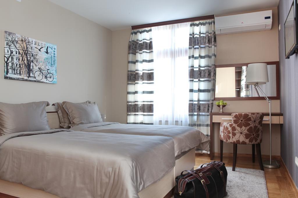 Garni Hotel Tema Nova ชาชาค ภายนอก รูปภาพ