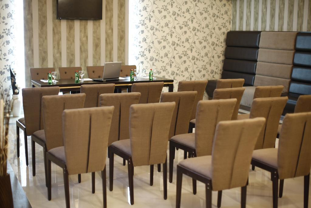Garni Hotel Tema Nova ชาชาค ภายนอก รูปภาพ