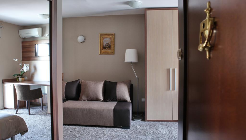 Garni Hotel Tema Nova ชาชาค ห้อง รูปภาพ