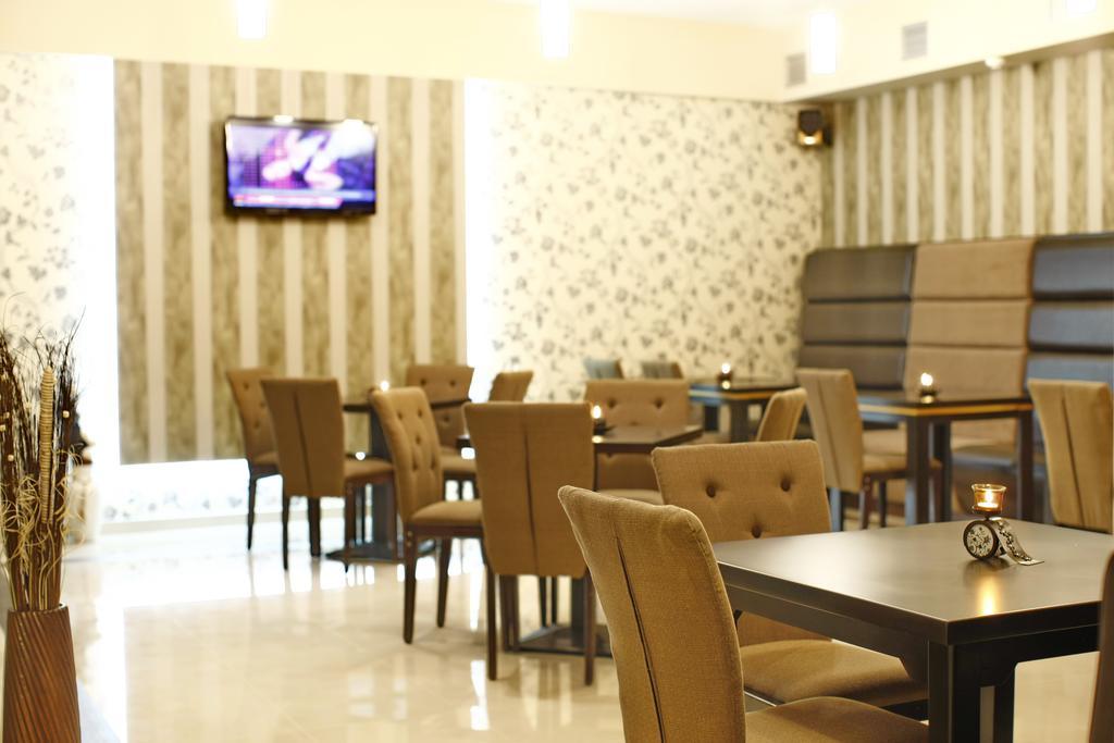 Garni Hotel Tema Nova ชาชาค ภายนอก รูปภาพ